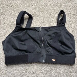 SHEFIT Ultimate Sports Bra